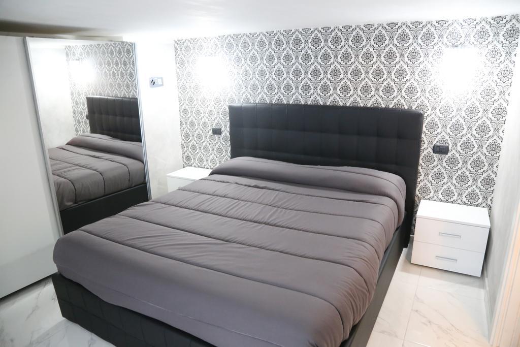 Casa Vacanze Sannazzaro 70 เนเปิลส์ ภายนอก รูปภาพ