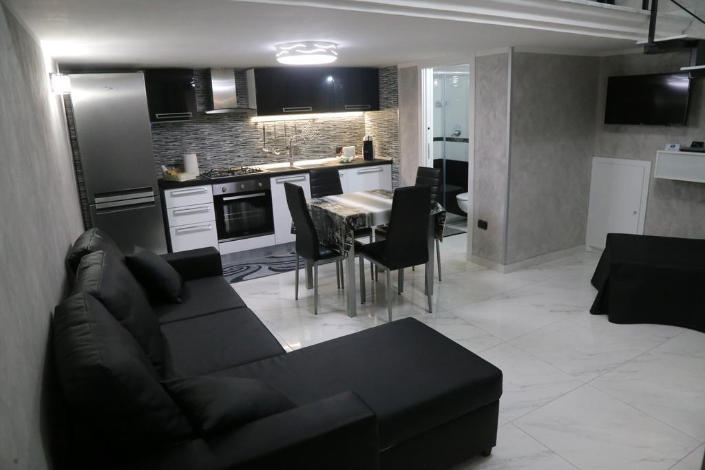 Casa Vacanze Sannazzaro 70 เนเปิลส์ ภายนอก รูปภาพ