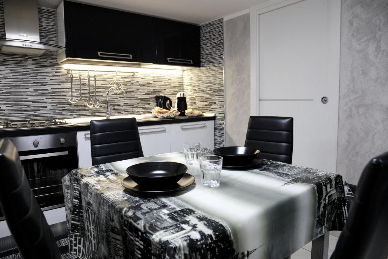 Casa Vacanze Sannazzaro 70 เนเปิลส์ ภายนอก รูปภาพ