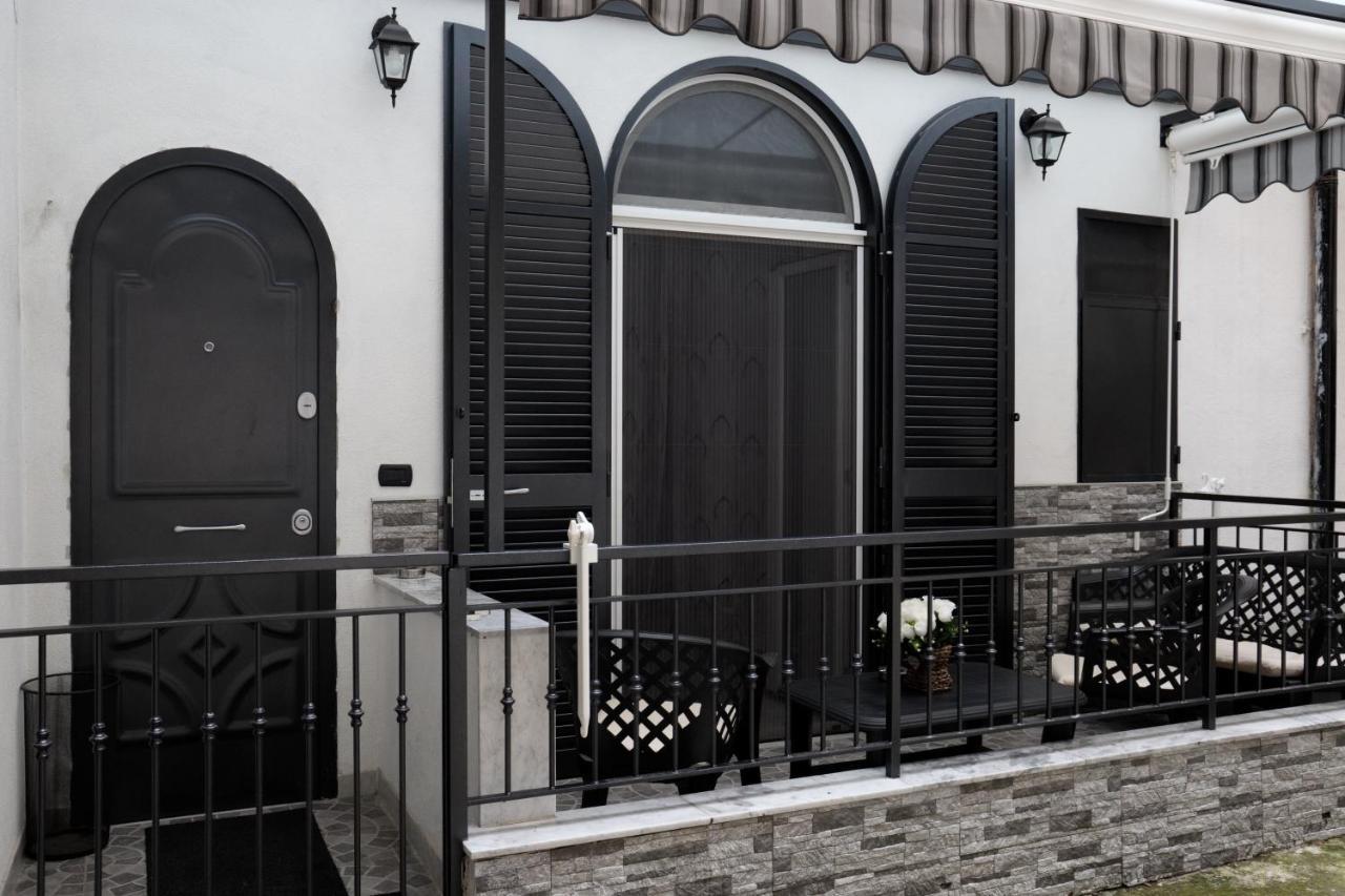 Casa Vacanze Sannazzaro 70 เนเปิลส์ ภายนอก รูปภาพ